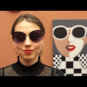 Meet your Posher, Victoria